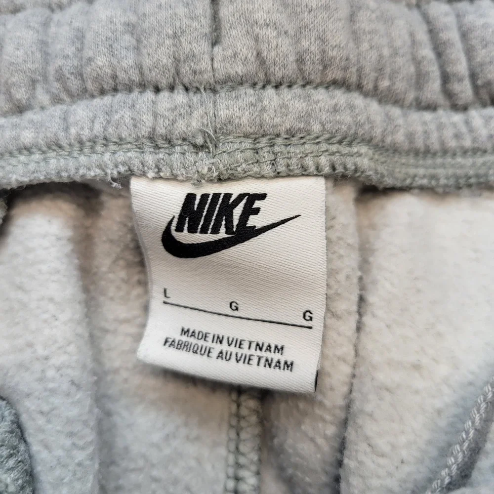 Nike Joggers Mens Large Gray Sportswear Club Fleece Tapered Sweatpants